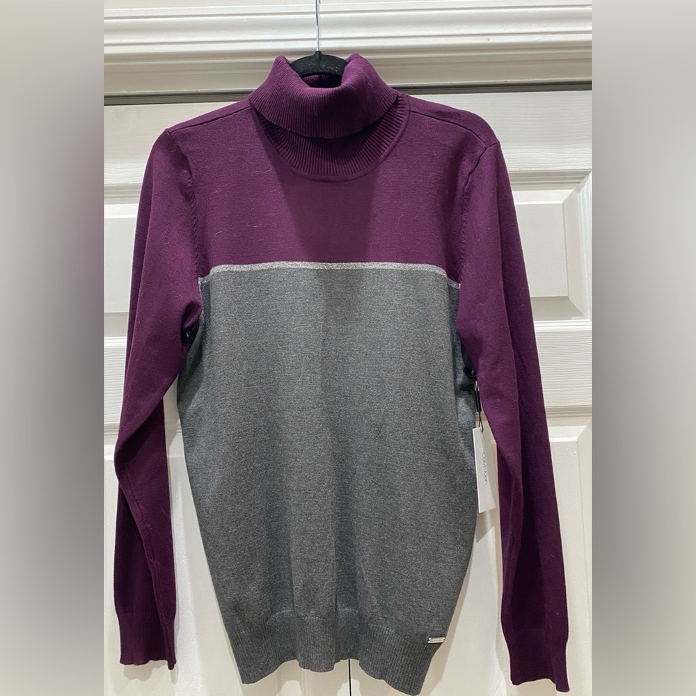 NEW WITH TAGS CALVIN KLEIN lightweight turtleneck